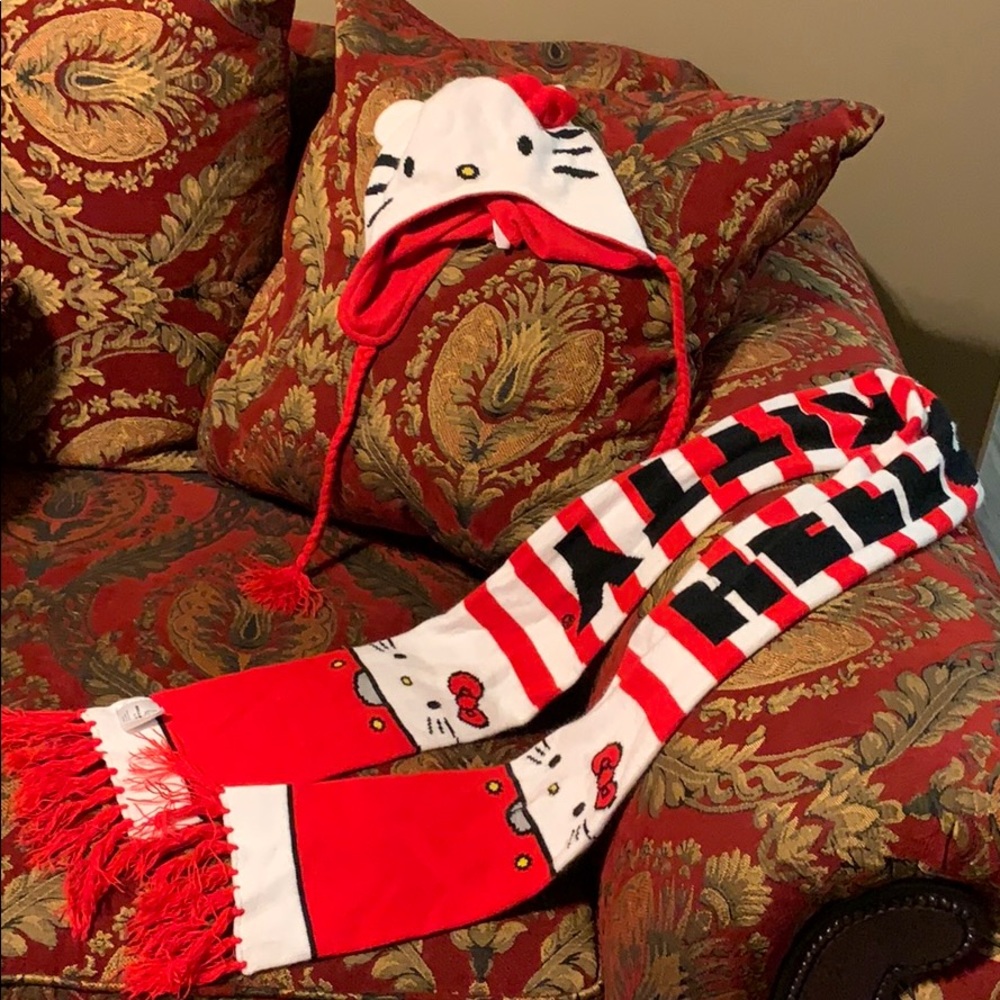 Hello kitty hat and scarf set